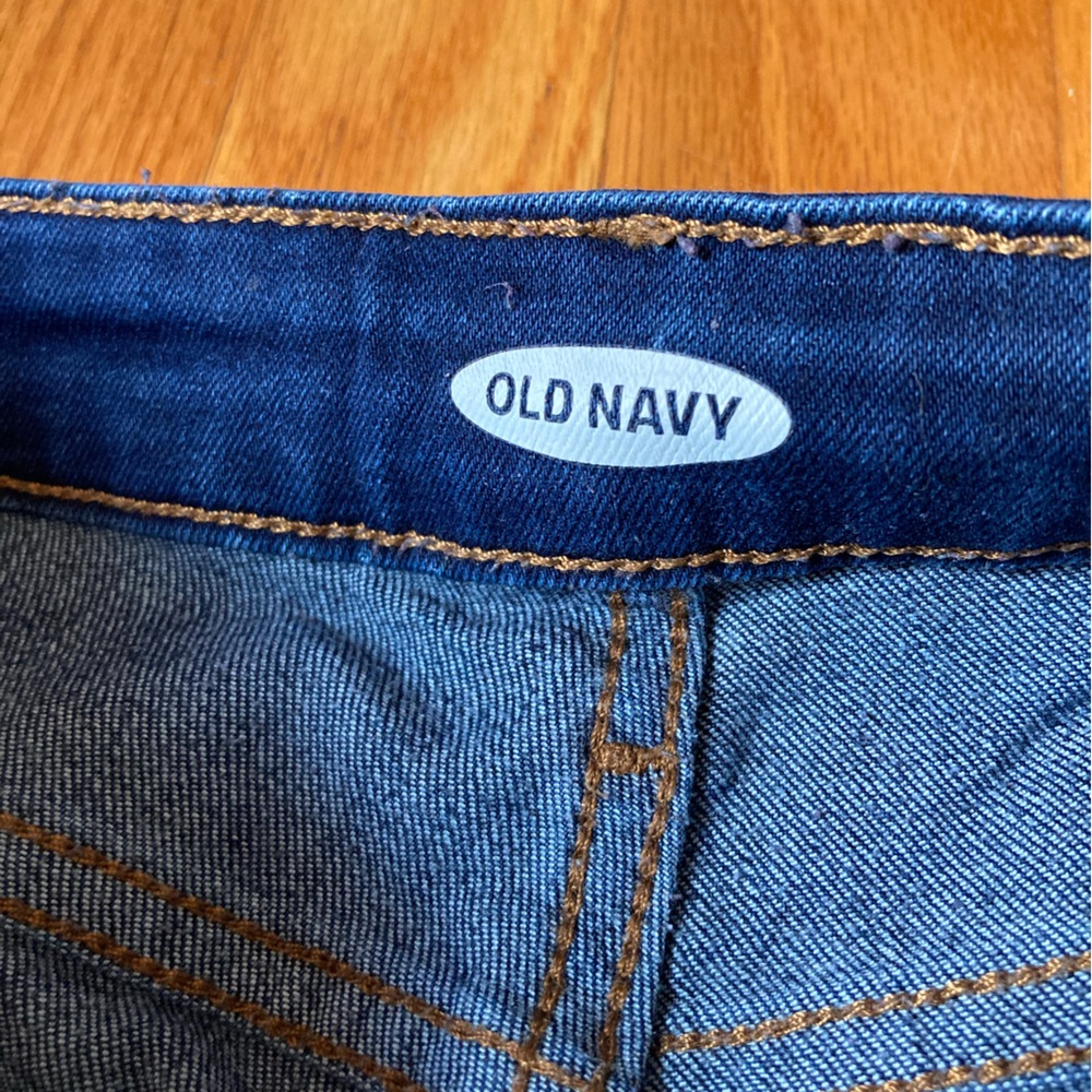 Denim Capri Pants ๐๐๐๐ - Picture 2 of 5